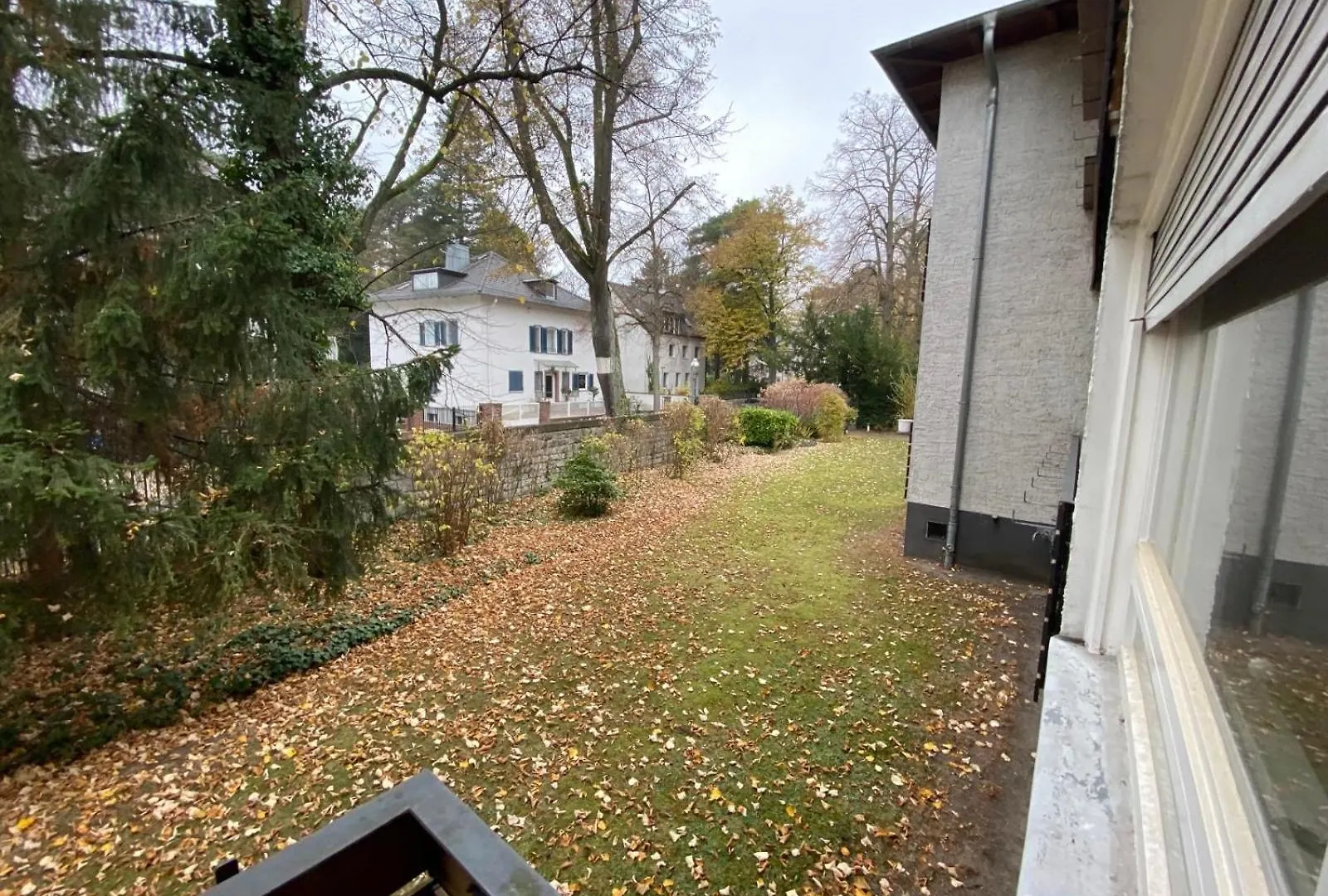 Einzimmerwohnung In Der Naehe Kudamms Und Location Gruenewald Berlin Appartement